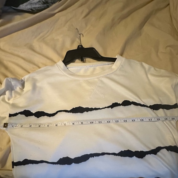 EUC Boutique Top - Picture 2 of 3